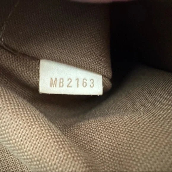 Louis Vuitton Tivoli PM - Picture 15 of 16